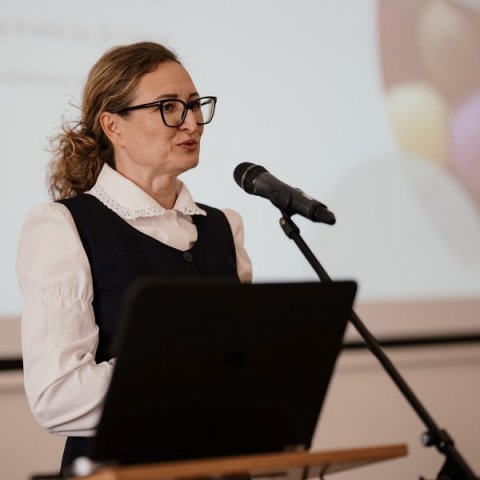 Rasa Valinskienė baigiamojo „Poveikio akademijos“ renginio metu. Tautvydo Juknevičiaus nuotrauka